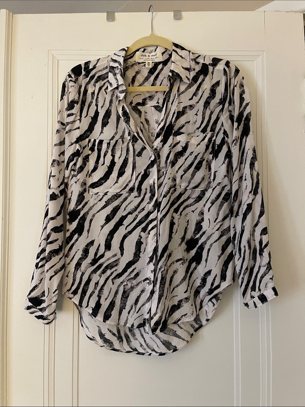 Anthropologie Cloth & Stone Zebra-Print Button-Down Shirt